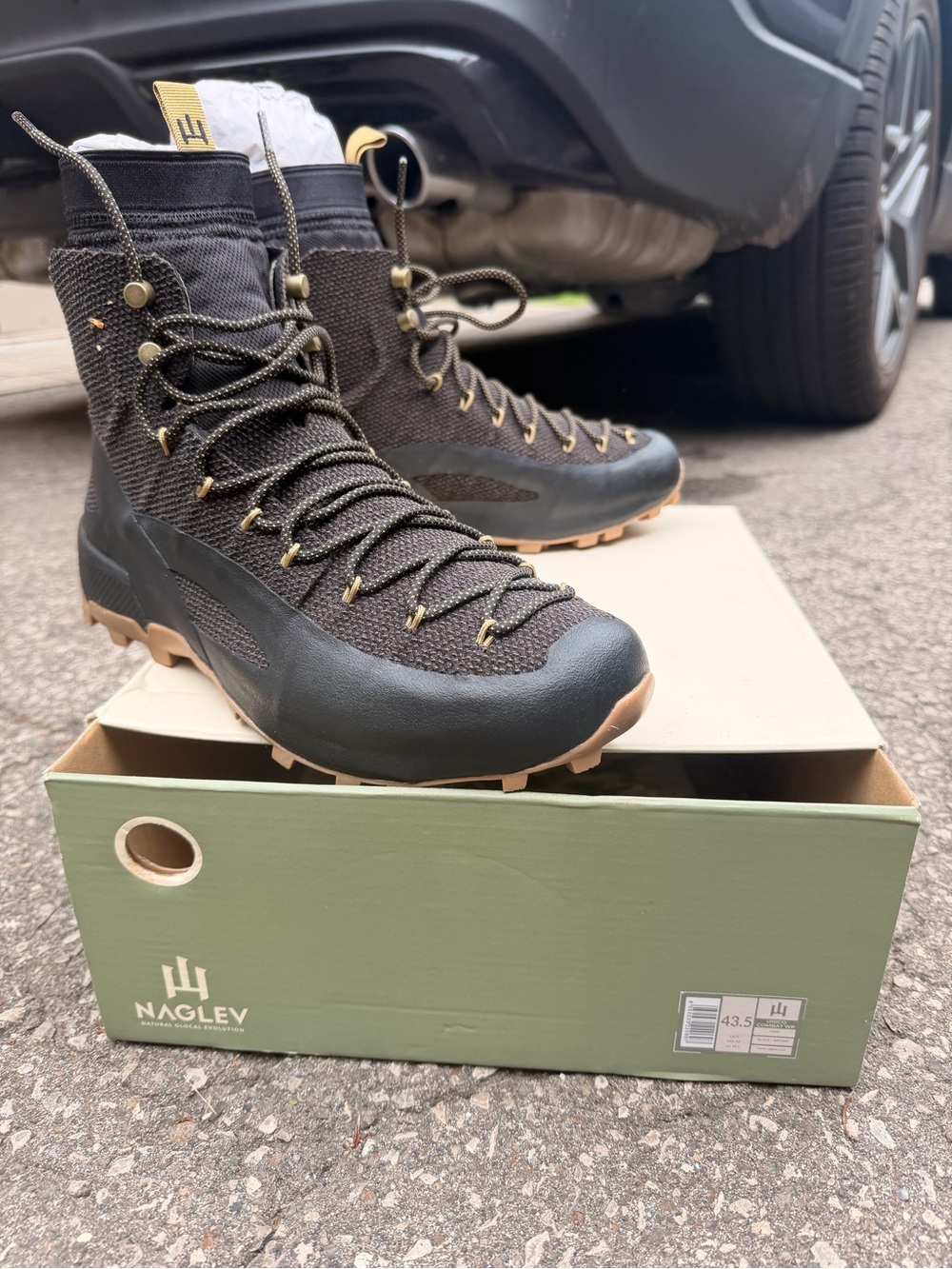 Men's Black Tactical Hiking Boots with Tan Sole